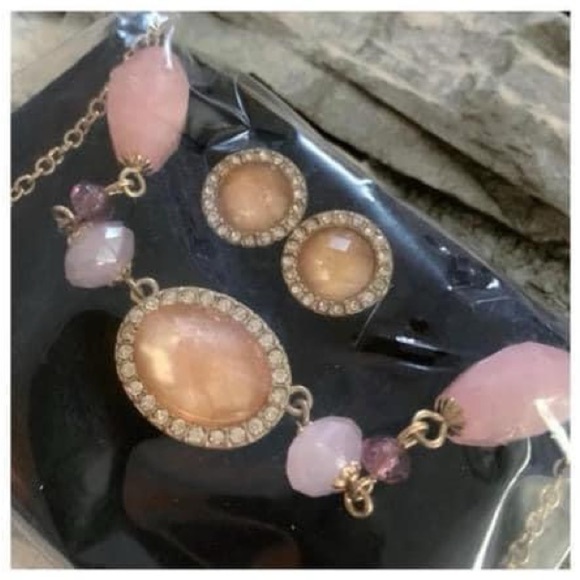 Vintage Box Avon Misty Pink Cabochon Beads Rhinestones Necklace Earrings New Set - Picture 5 of 7